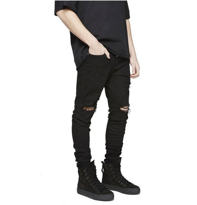 DISTRESSED BLACK JEANS